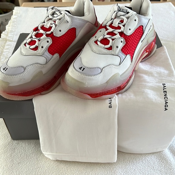 Balenciaga Triple S - Picture 1 of 7